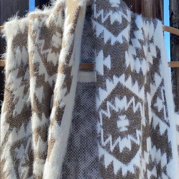 Aztec Vest - Picture 2 of 2